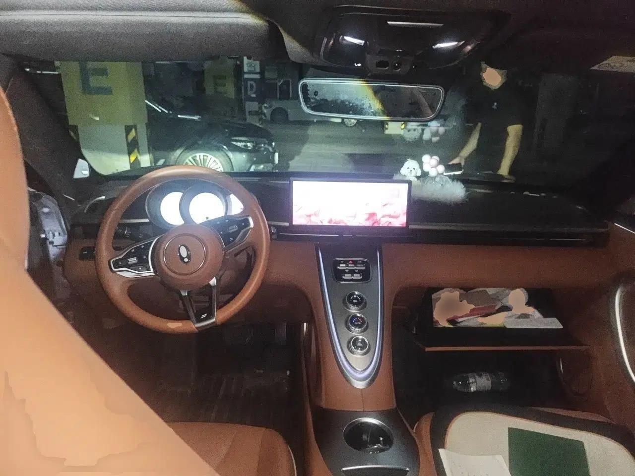 ORA Lightning Cat 2022 555 km Luxury Edition — миниатюра 9