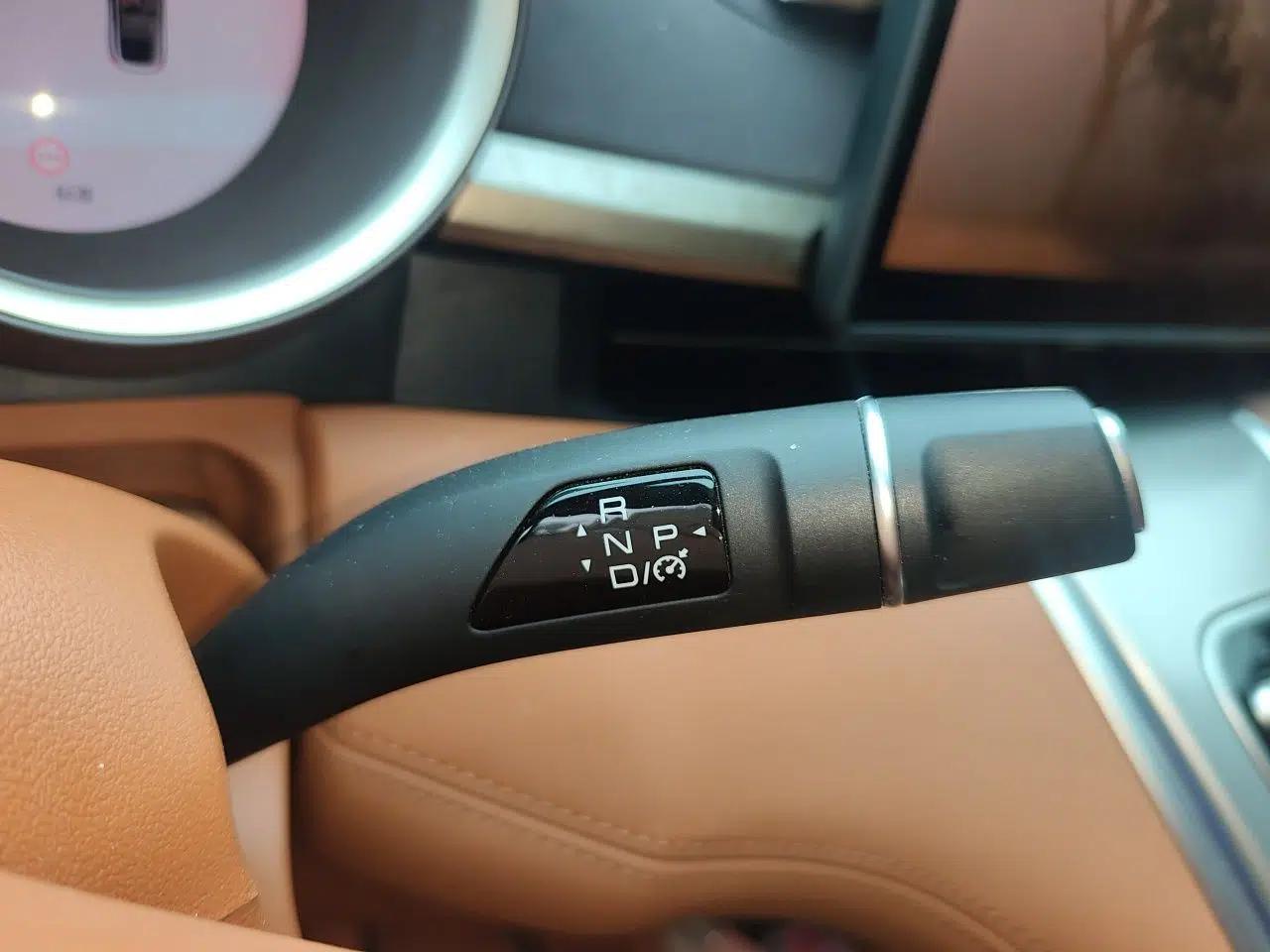 ORA Lightning Cat 2022 555 km Luxury Edition — миниатюра 14