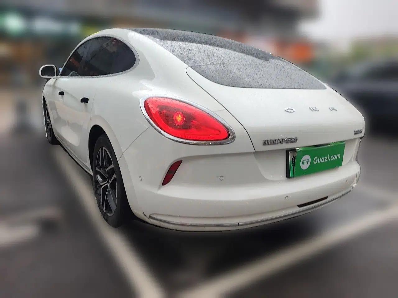 ORA Lightning Cat 2022 555 km Luxury Edition — миниатюра 4