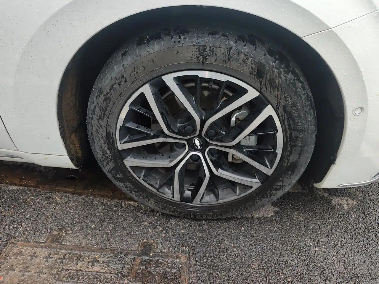 ORA Lightning Cat 2022 555 km Luxury Edition — миниатюра 8