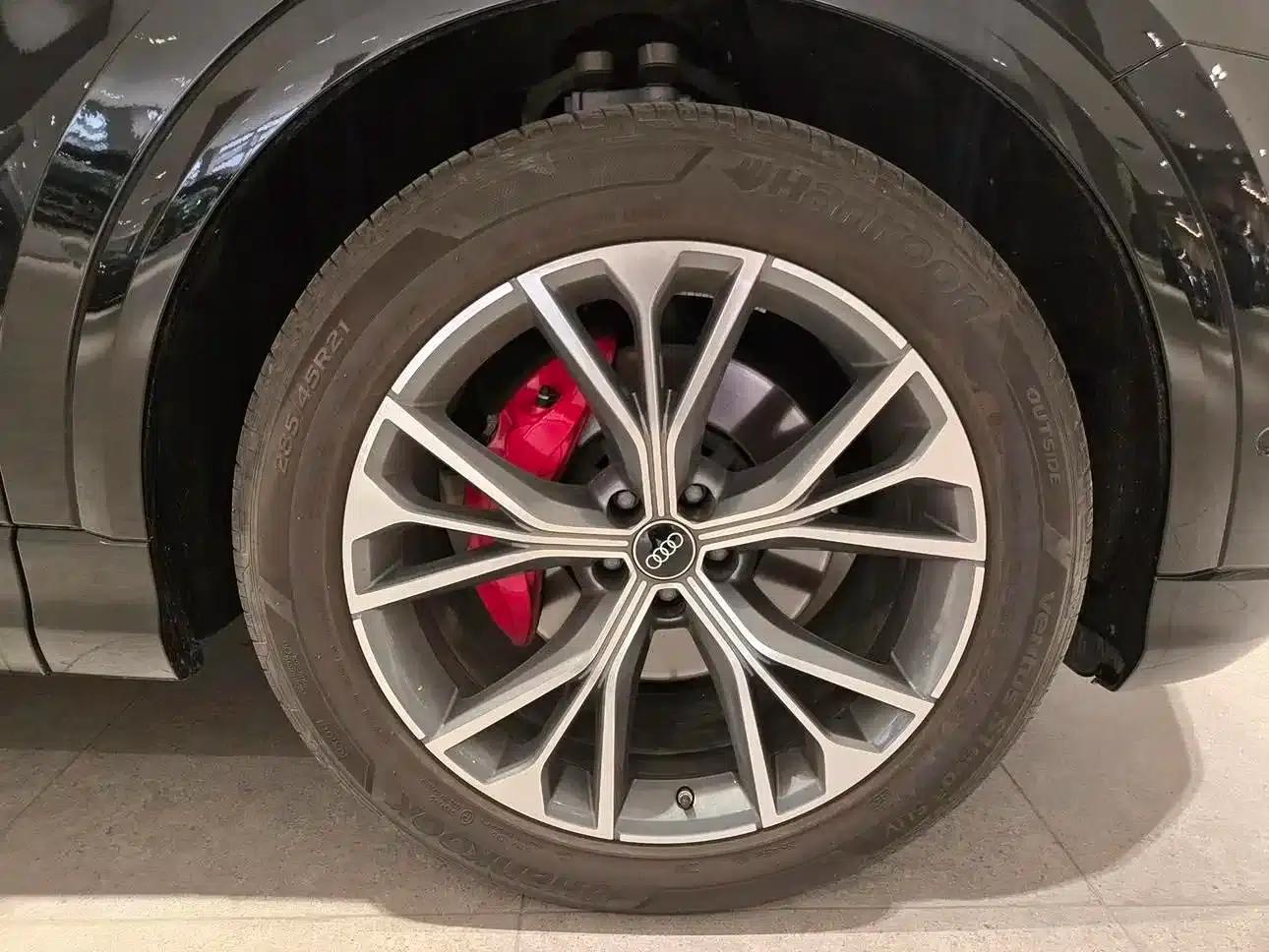 Audi Q8 2023 55 TFSI Premium Dynamic Edition — миниатюра 22