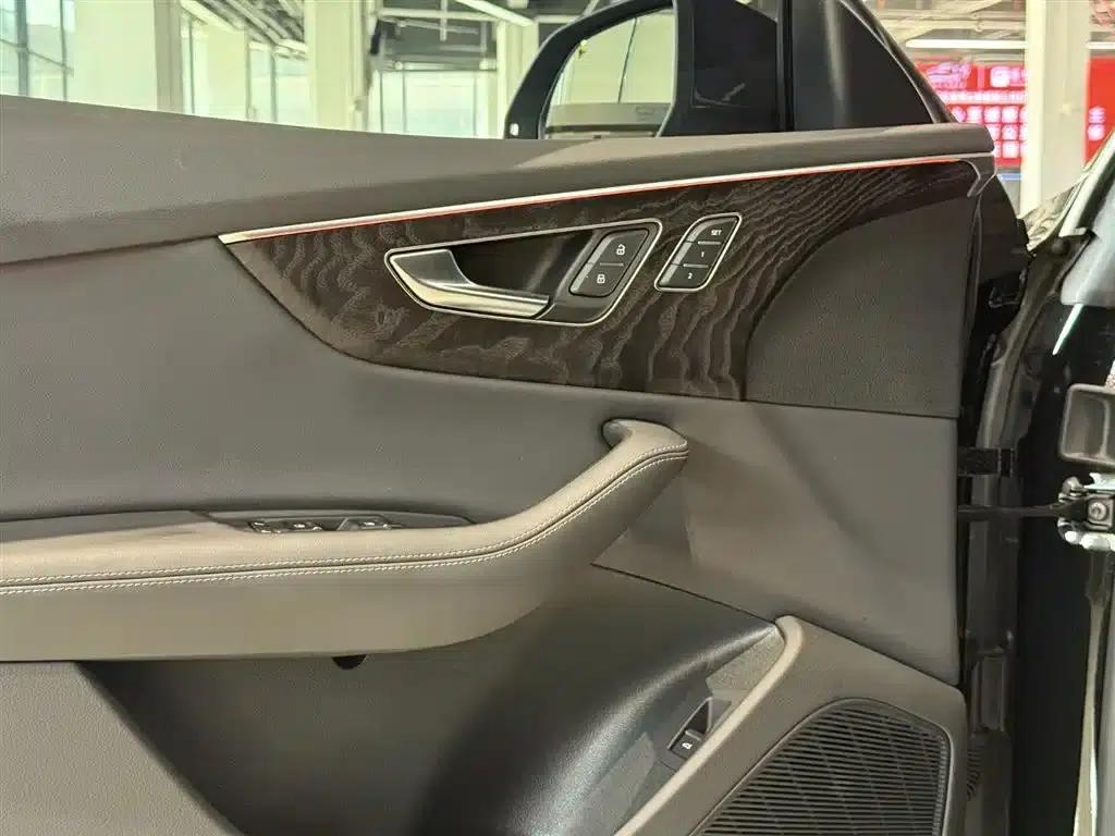 Audi Q8 2024 55 TFSI Luxury Dynamic — миниатюра 25