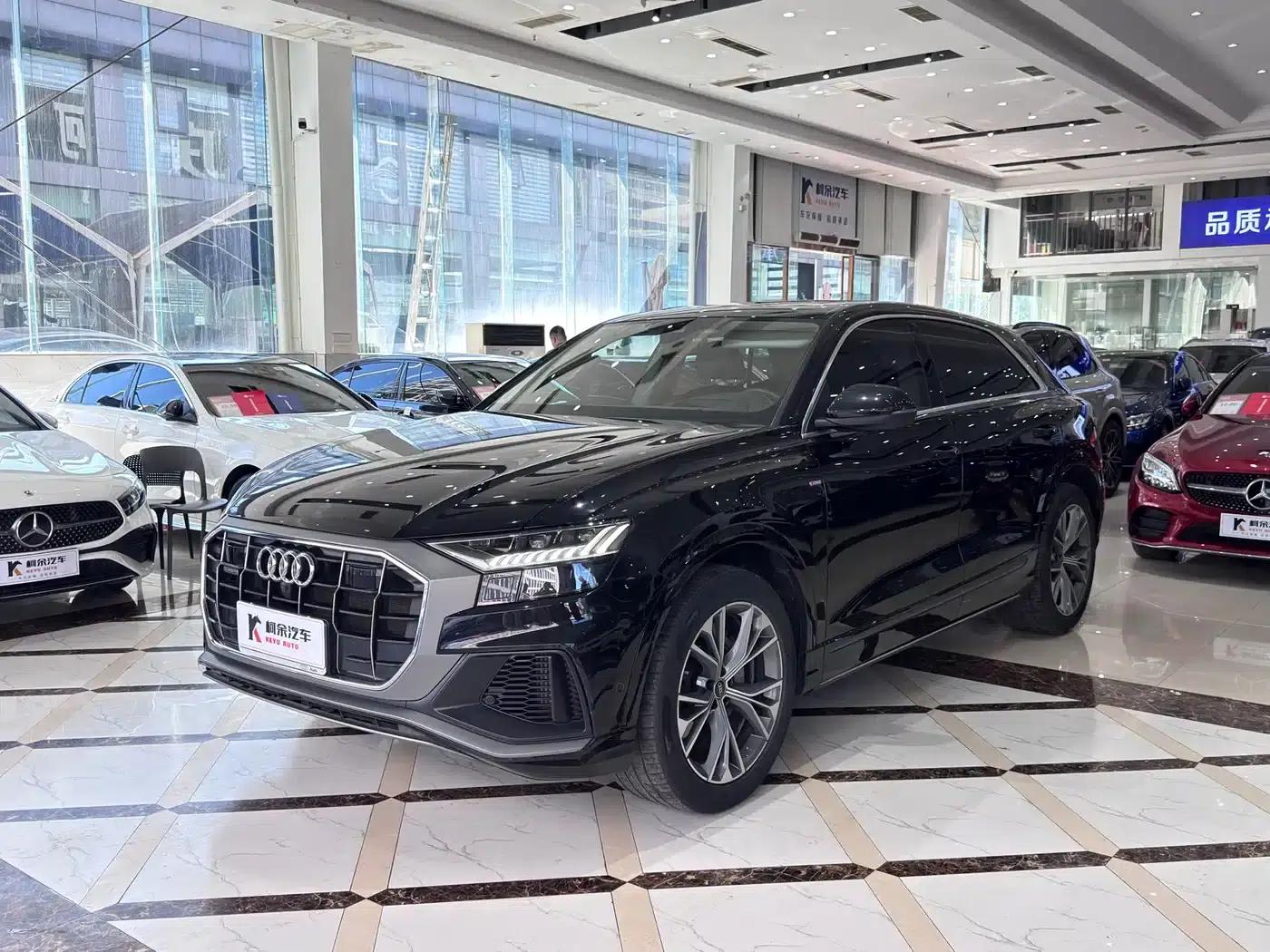 Audi Q8 2023 55 TFSI Luxury Dynamic — миниатюра 2