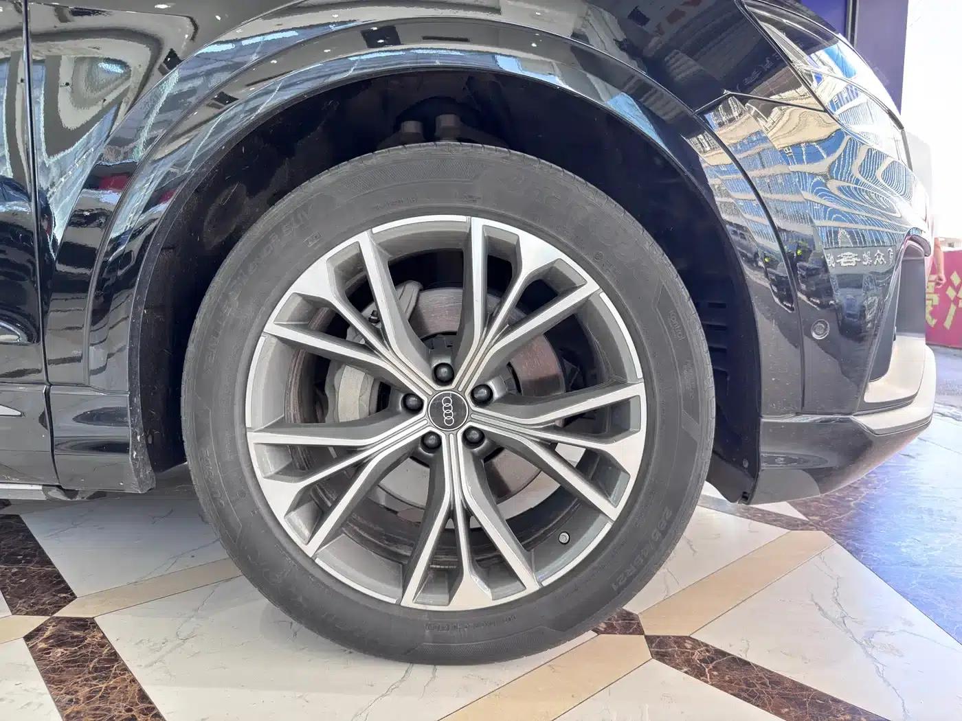 Audi Q8 2023 55 TFSI Luxury Dynamic — миниатюра 17