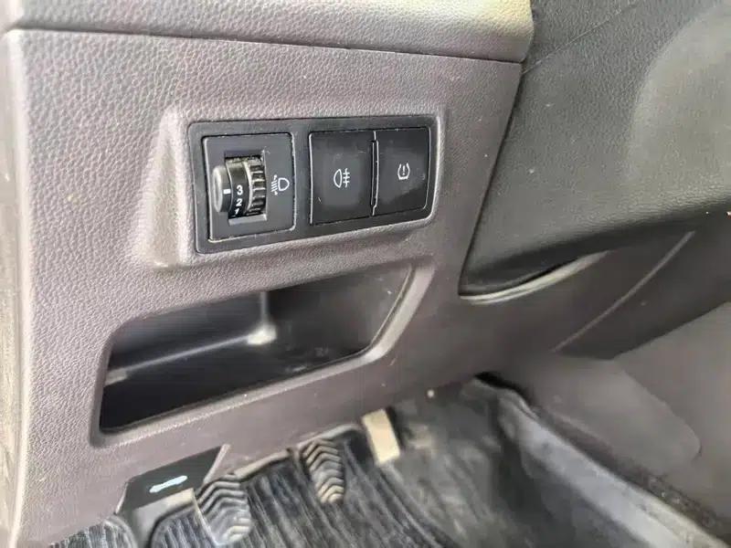 Wuling Hongguang V 2022 1.5L Sporty Edition with Hydraulic Power Steering — миниатюра 16