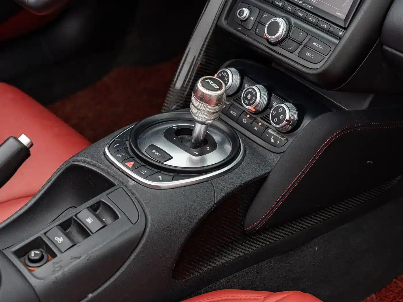 2011 Audi R8 Spyder 5.2 FSI quattro — миниатюра 11