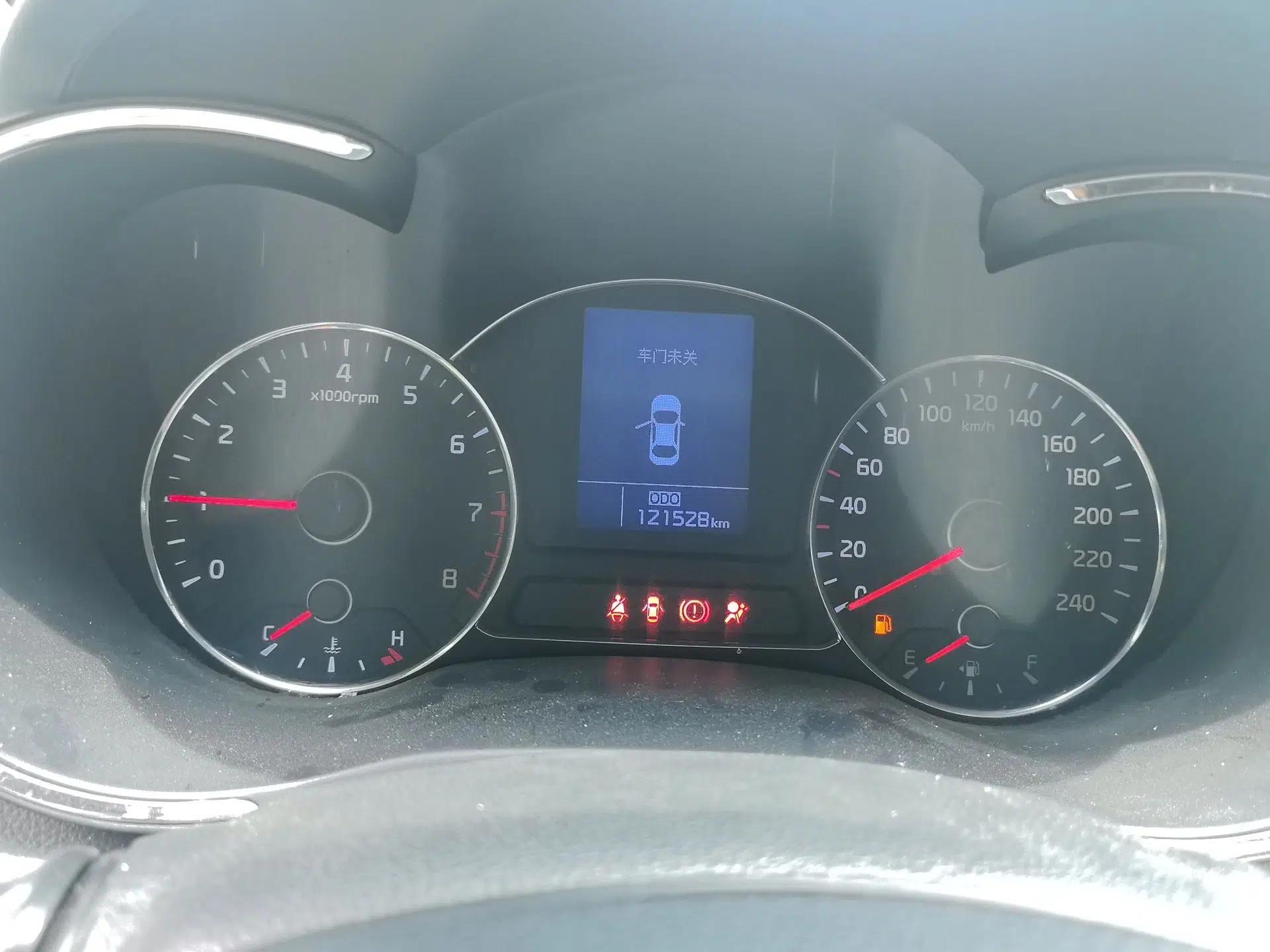 Kia K3 2015 1.6L Manual GLS — миниатюра 11