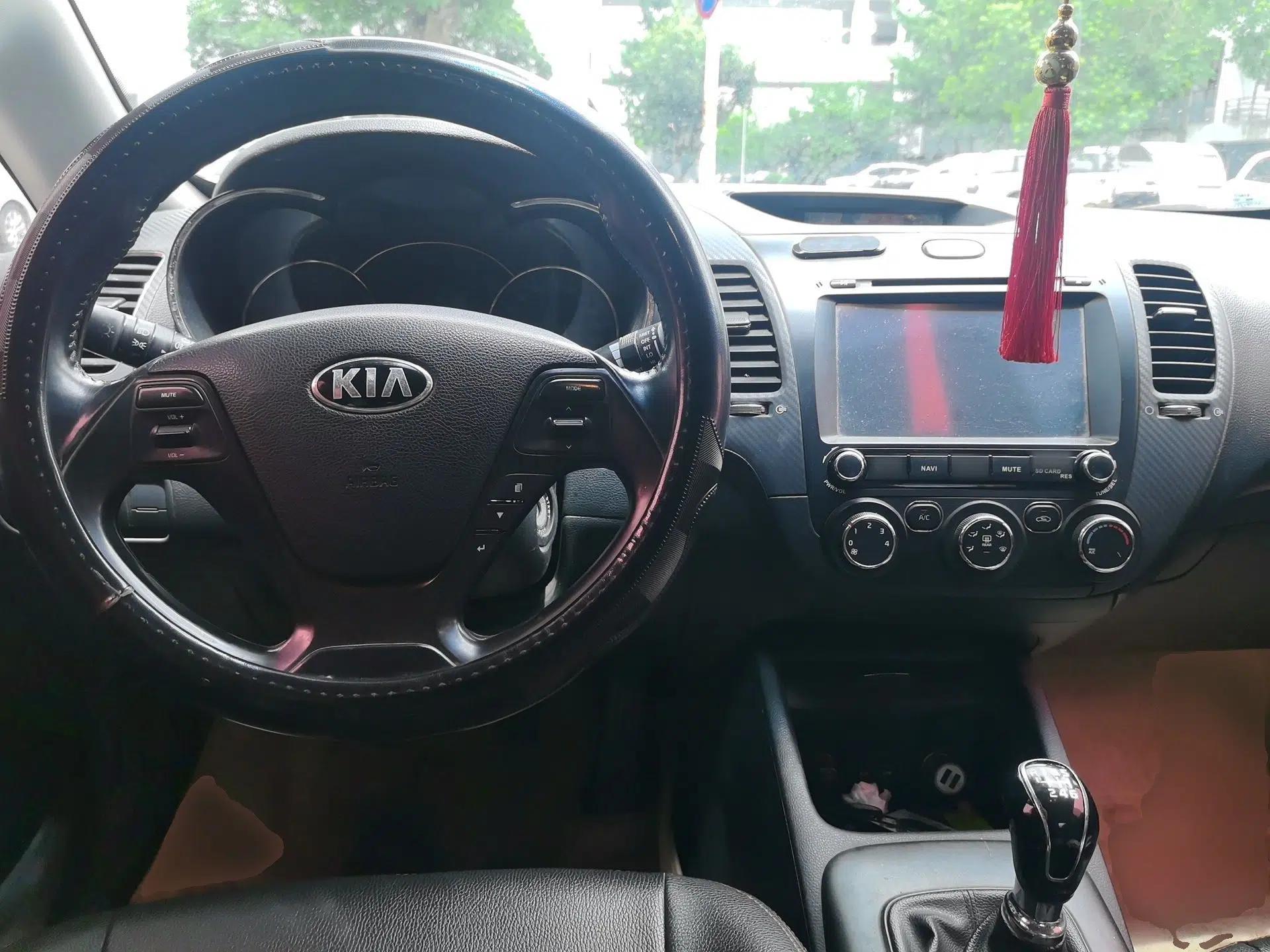 Kia K3 2015 1.6L Manual GLS — миниатюра 9