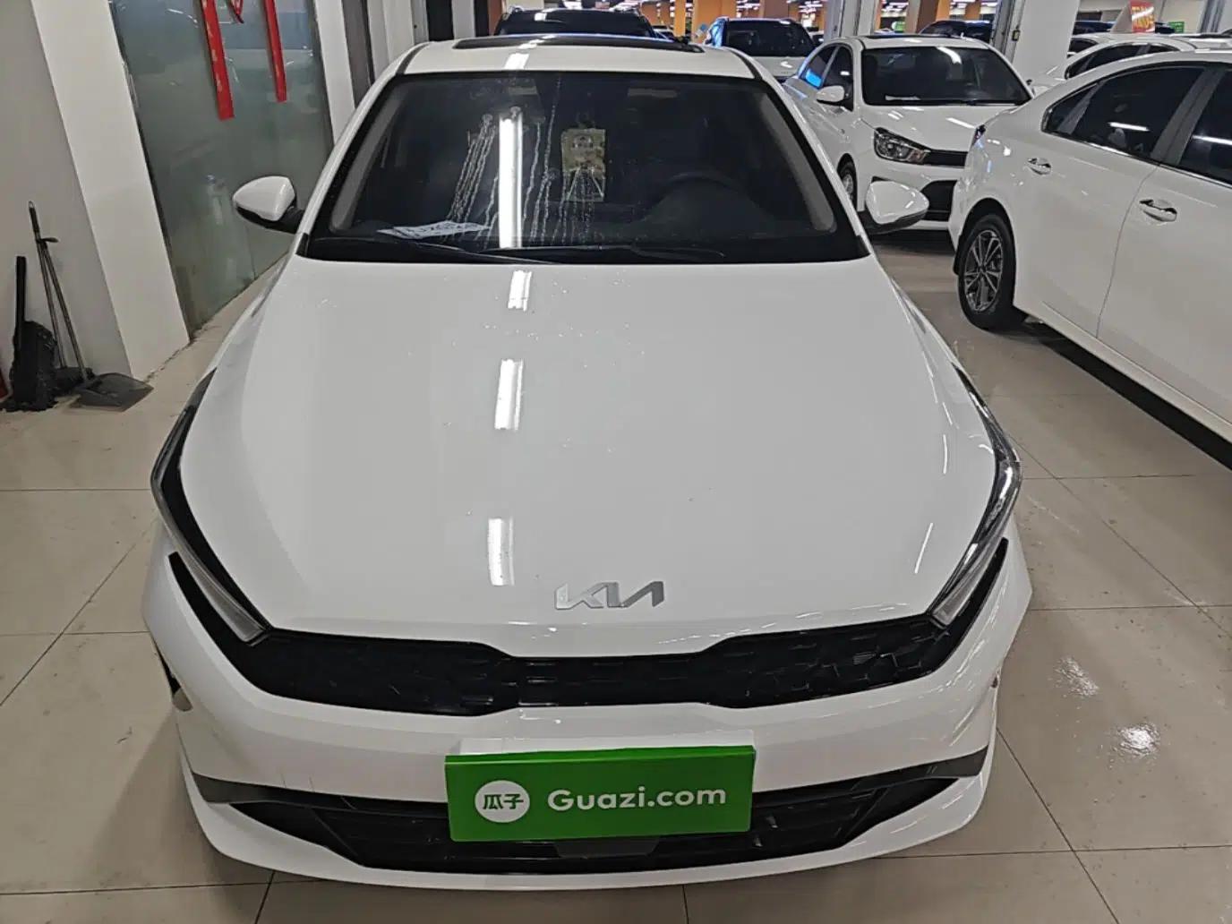 Kia K3 2023 1.5L CVT Luxury Edition — миниатюра 2