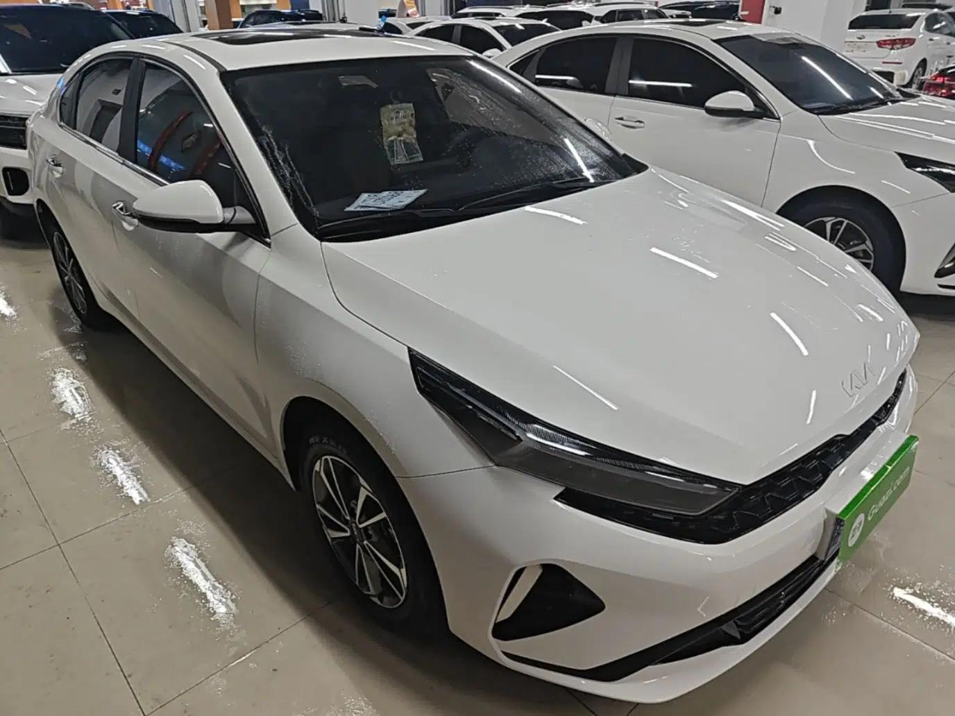 Kia K3 2023 1.5L CVT Luxury Edition — миниатюра 3