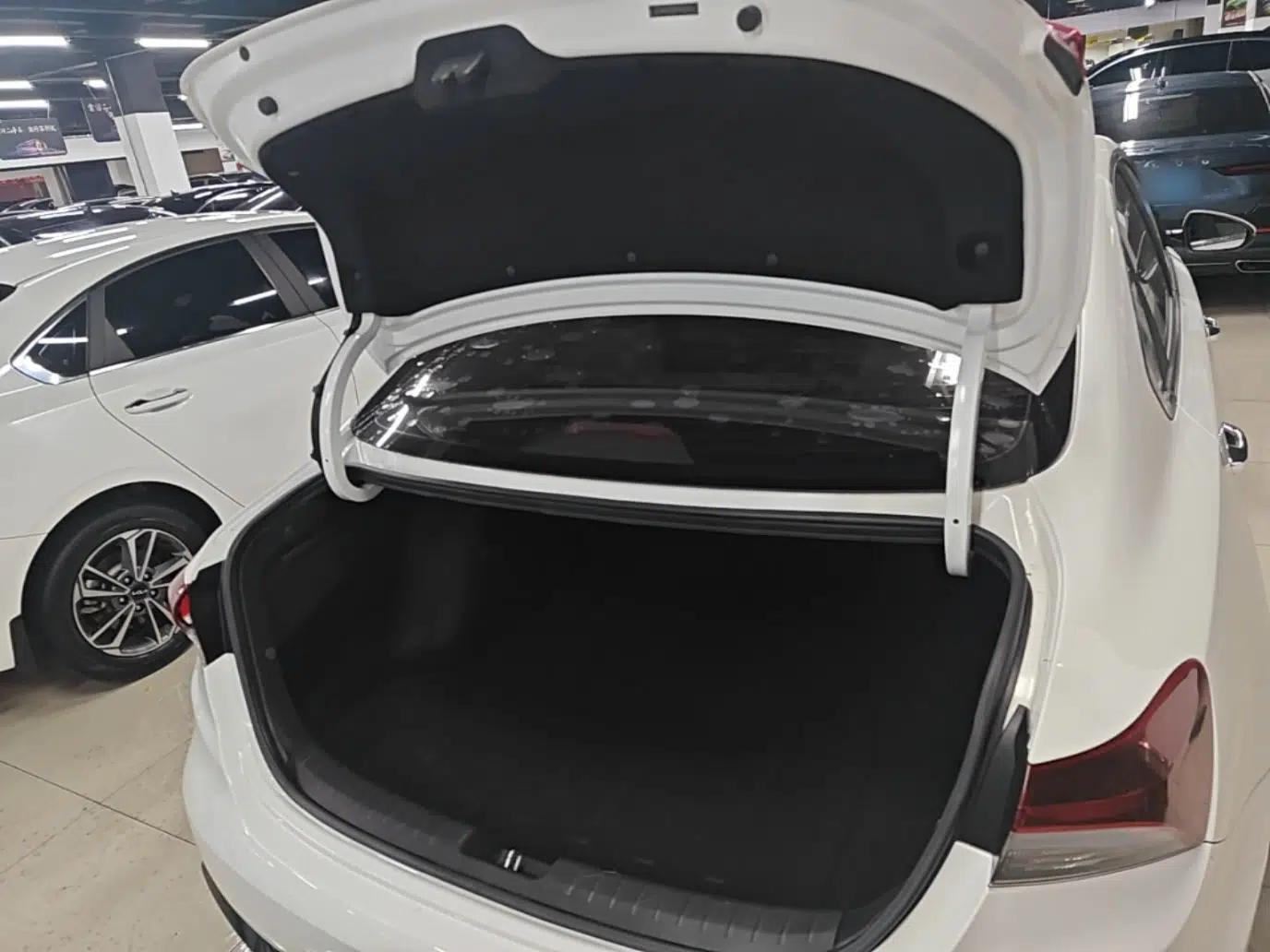 Kia K3 2023 1.5L CVT Luxury Edition — миниатюра 22