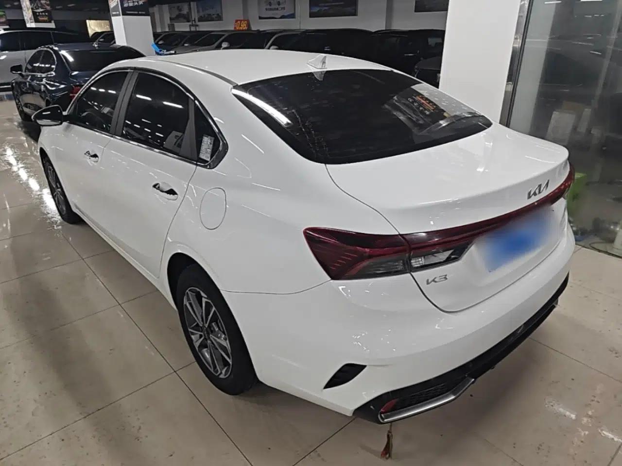 Kia K3 2023 1.5L CVT Luxury Edition — миниатюра 4