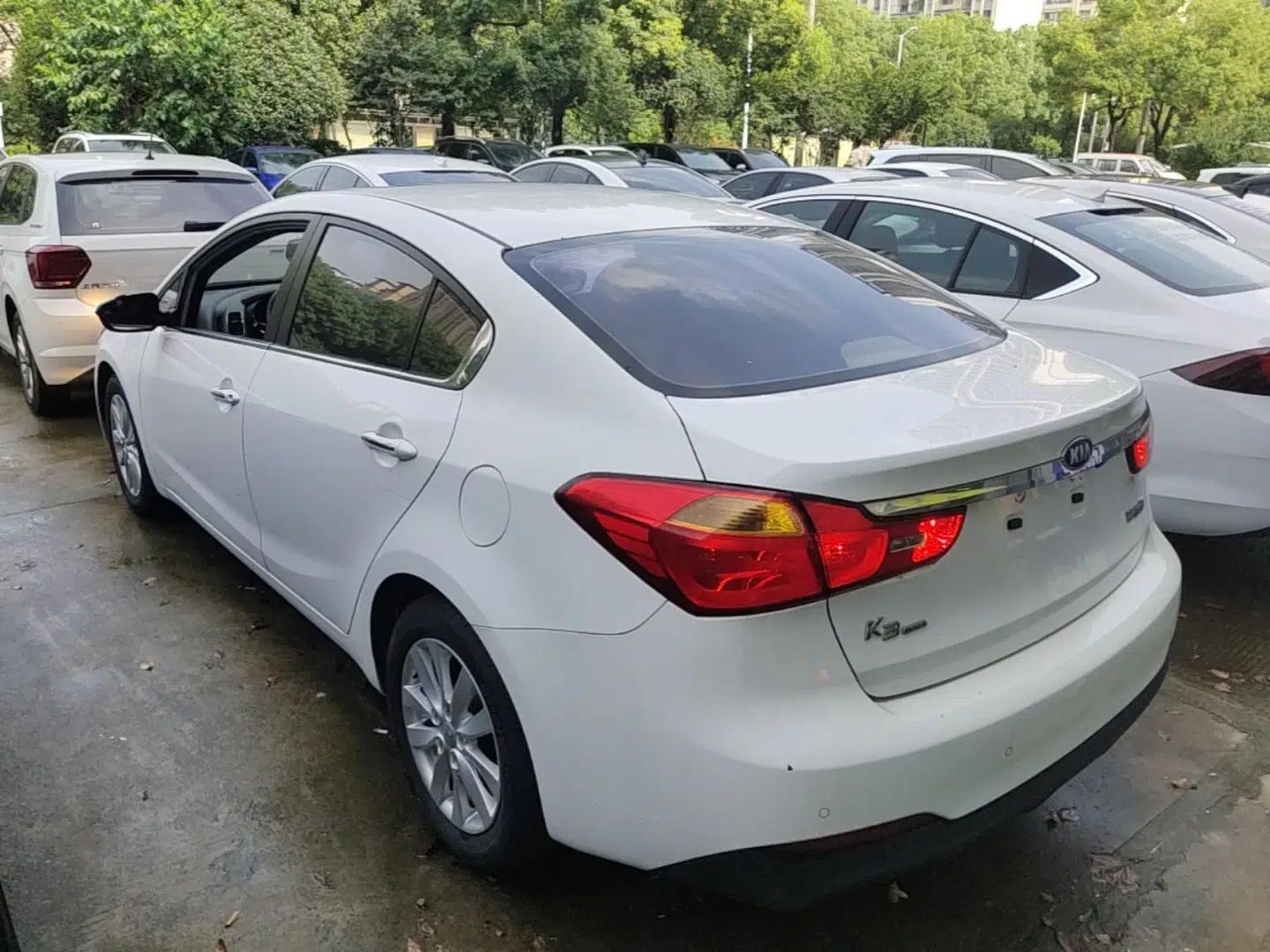 Kia K3 2015 1.6L Automatic GLS — миниатюра 13
