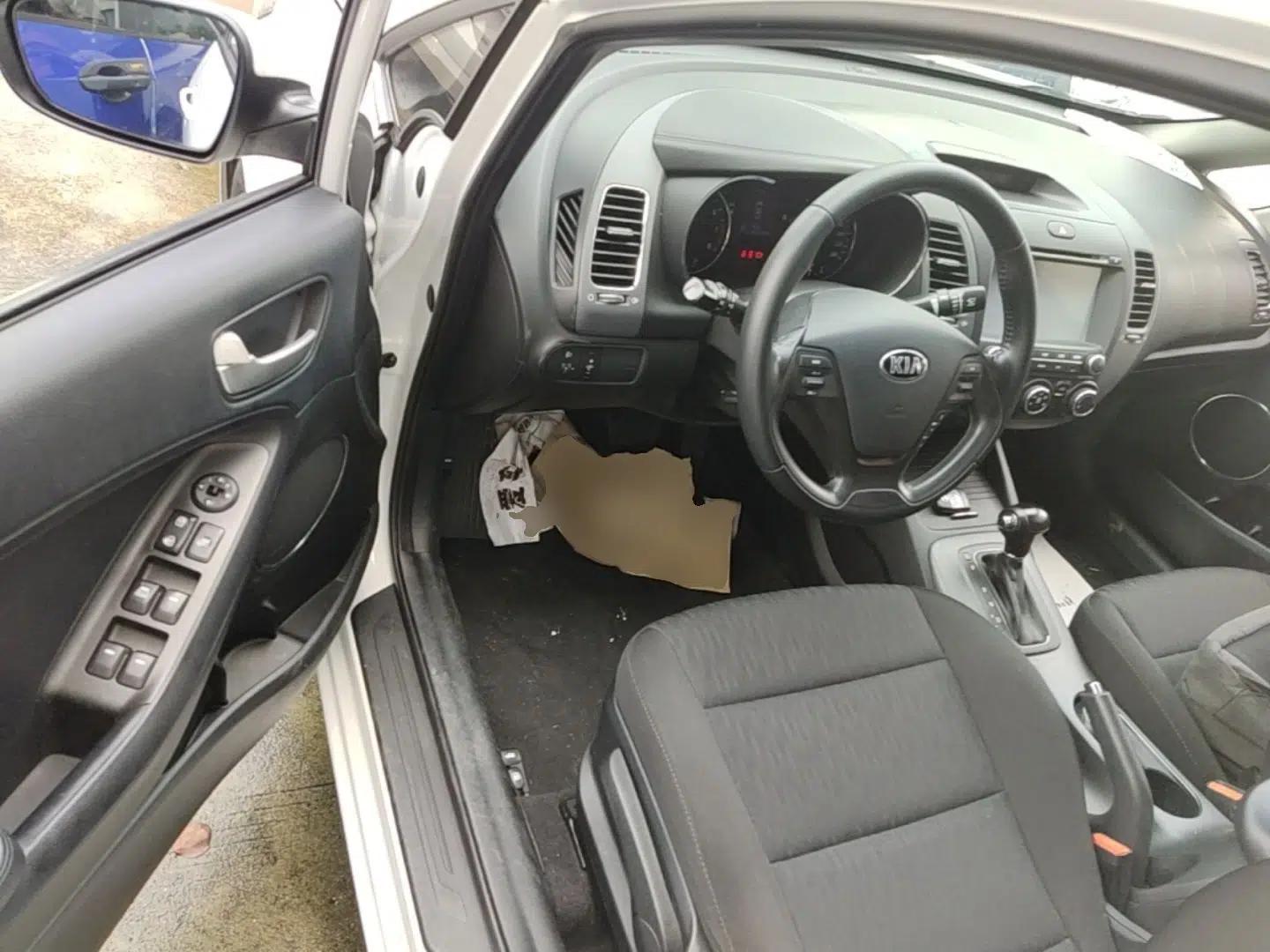 Kia K3 2015 1.6L Automatic GLS — миниатюра 23
