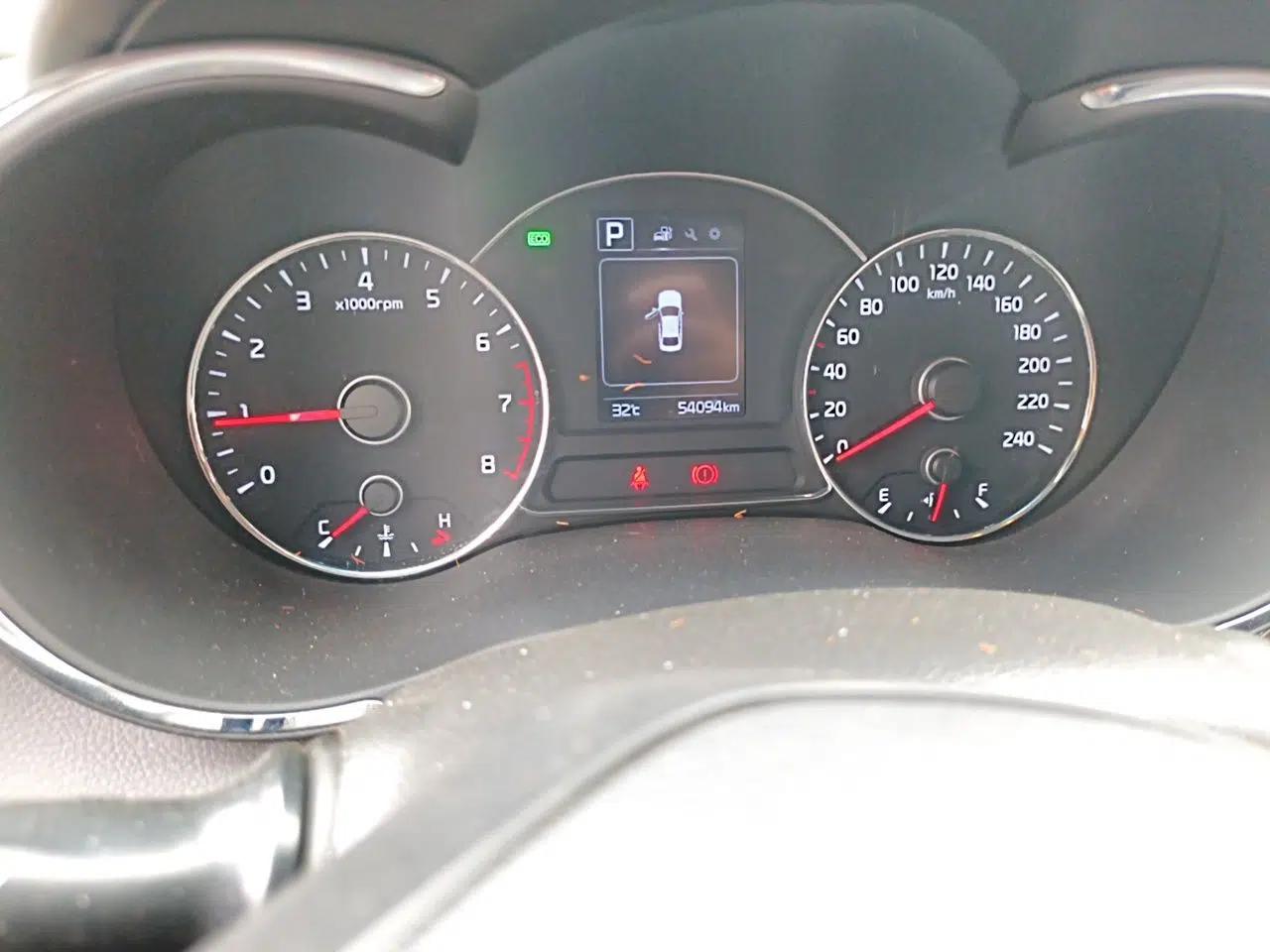 Kia K3 2017 1.6L Automatic 15th Anniversary Special Edition GLS — миниатюра 11