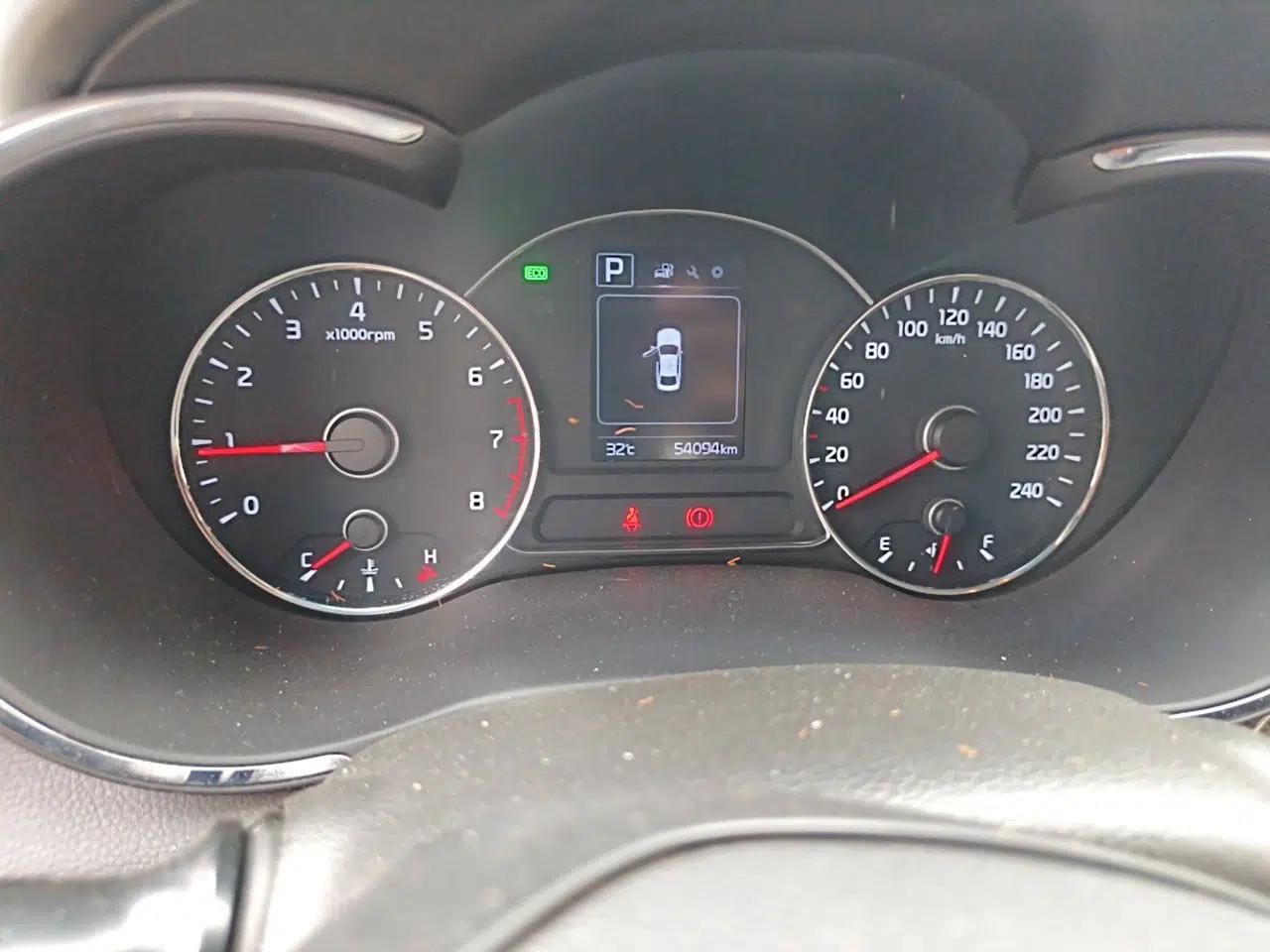 Kia K3 2017 1.6L Automatic 15th Anniversary Special Edition GLS — миниатюра 12