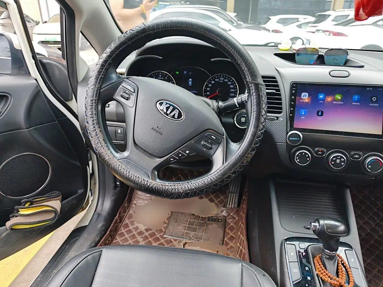 Kia K3 2017 1.6L Automatic 15th Anniversary Special Edition GLS — миниатюра 10