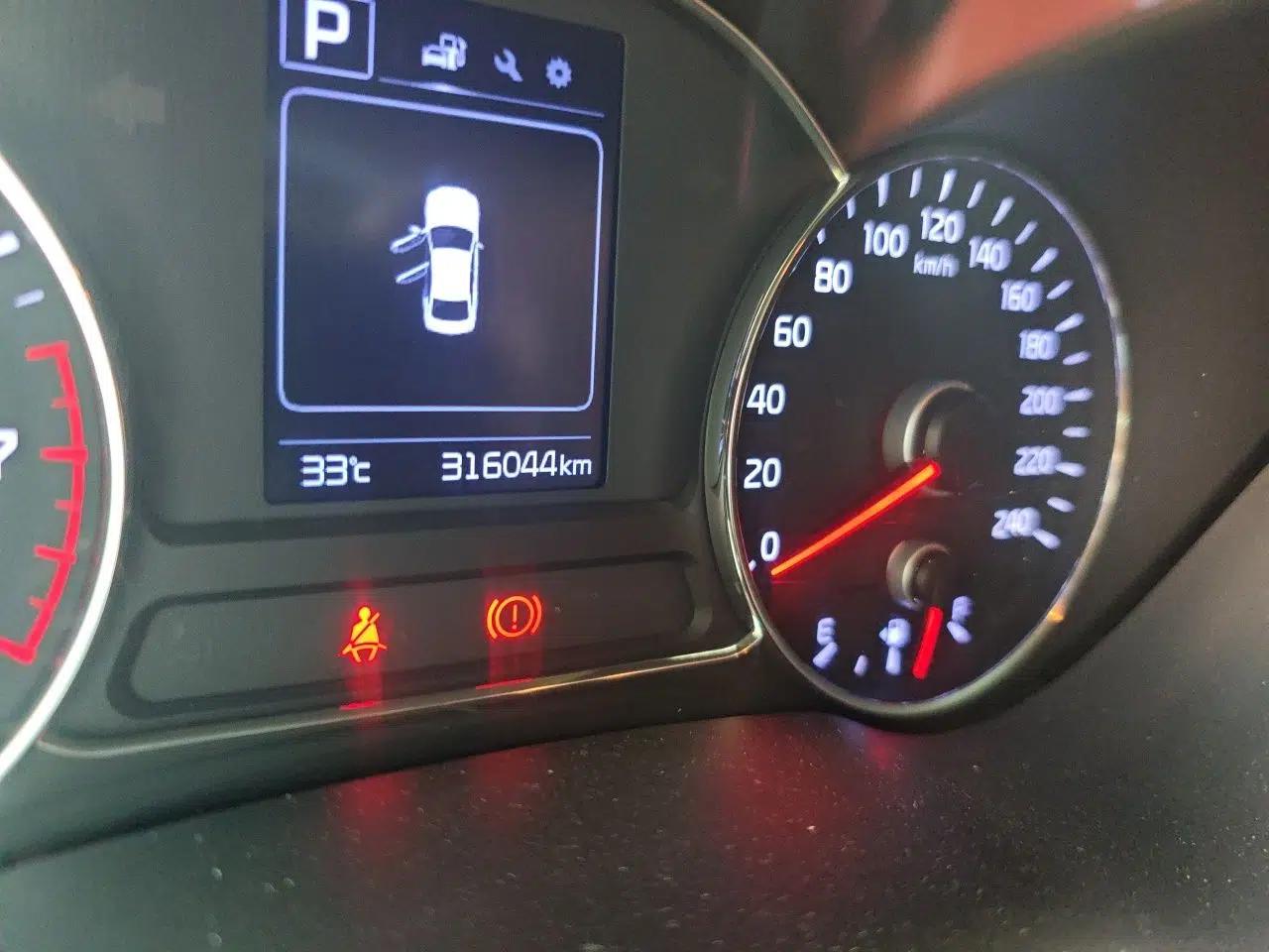 Kia K3 2016 1.6L Automatic GLS — миниатюра 12