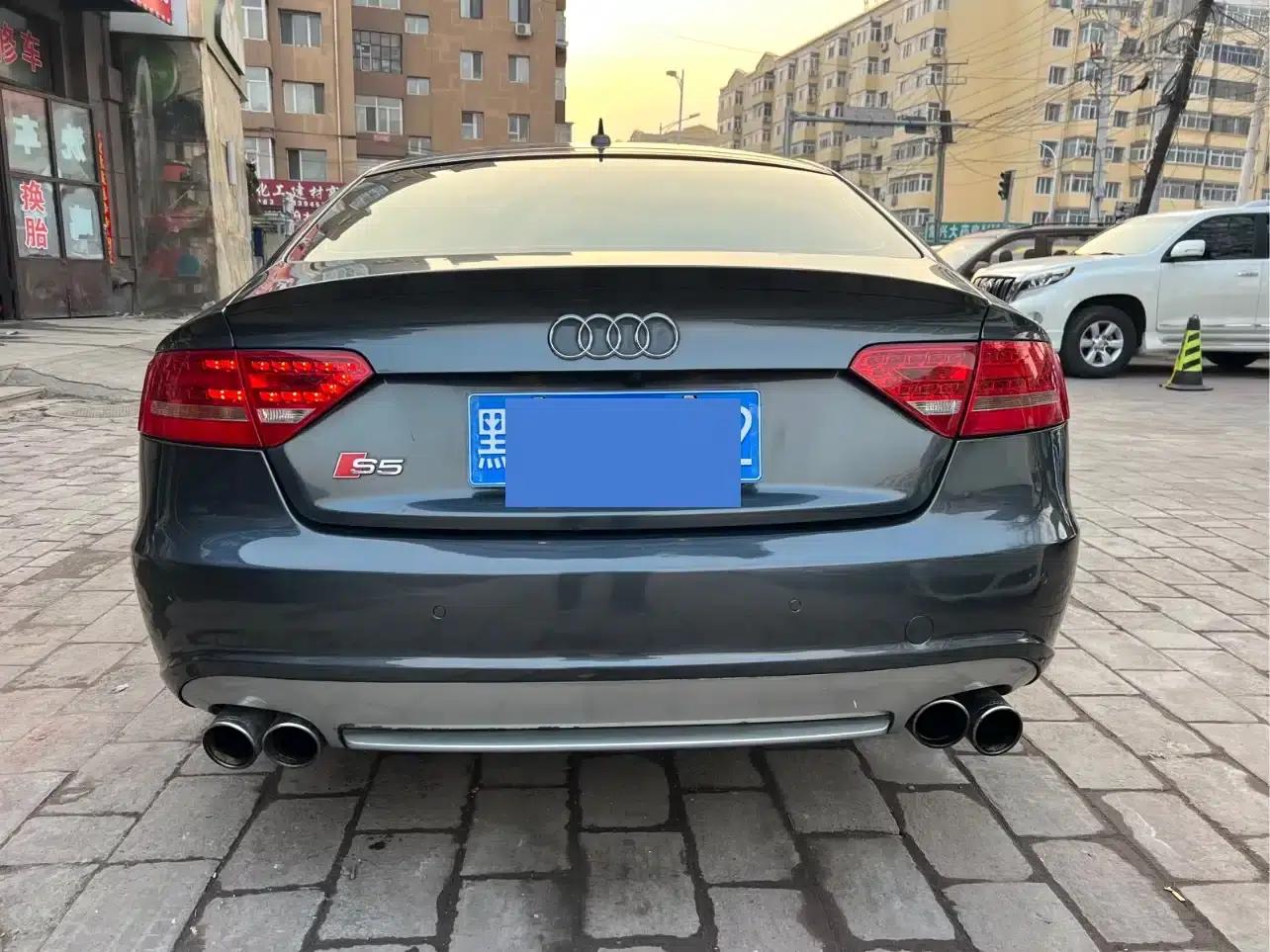 2010 Audi S5 3.0T Sportback — миниатюра 6