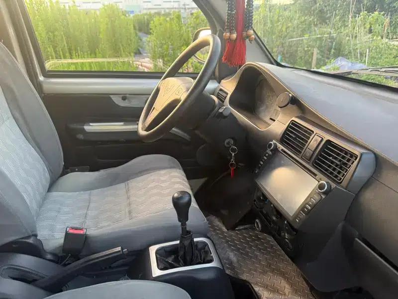Wuling Rongguang 2014 1.2L S Basic Model — миниатюра 7