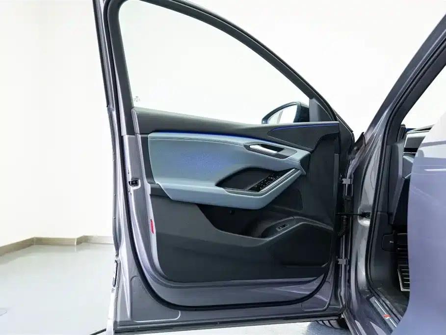 Audi Q6L e-tron 2026 First Edition — миниатюра 11