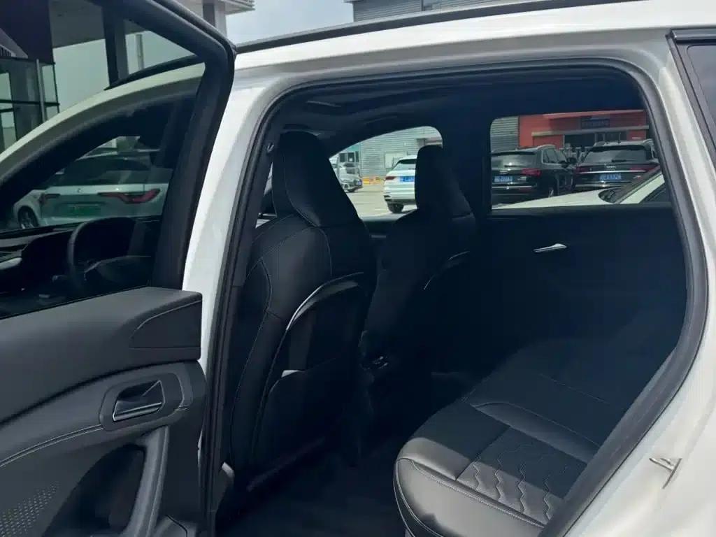 Audi Q6L e-tron 2026 First Edition — миниатюра 9