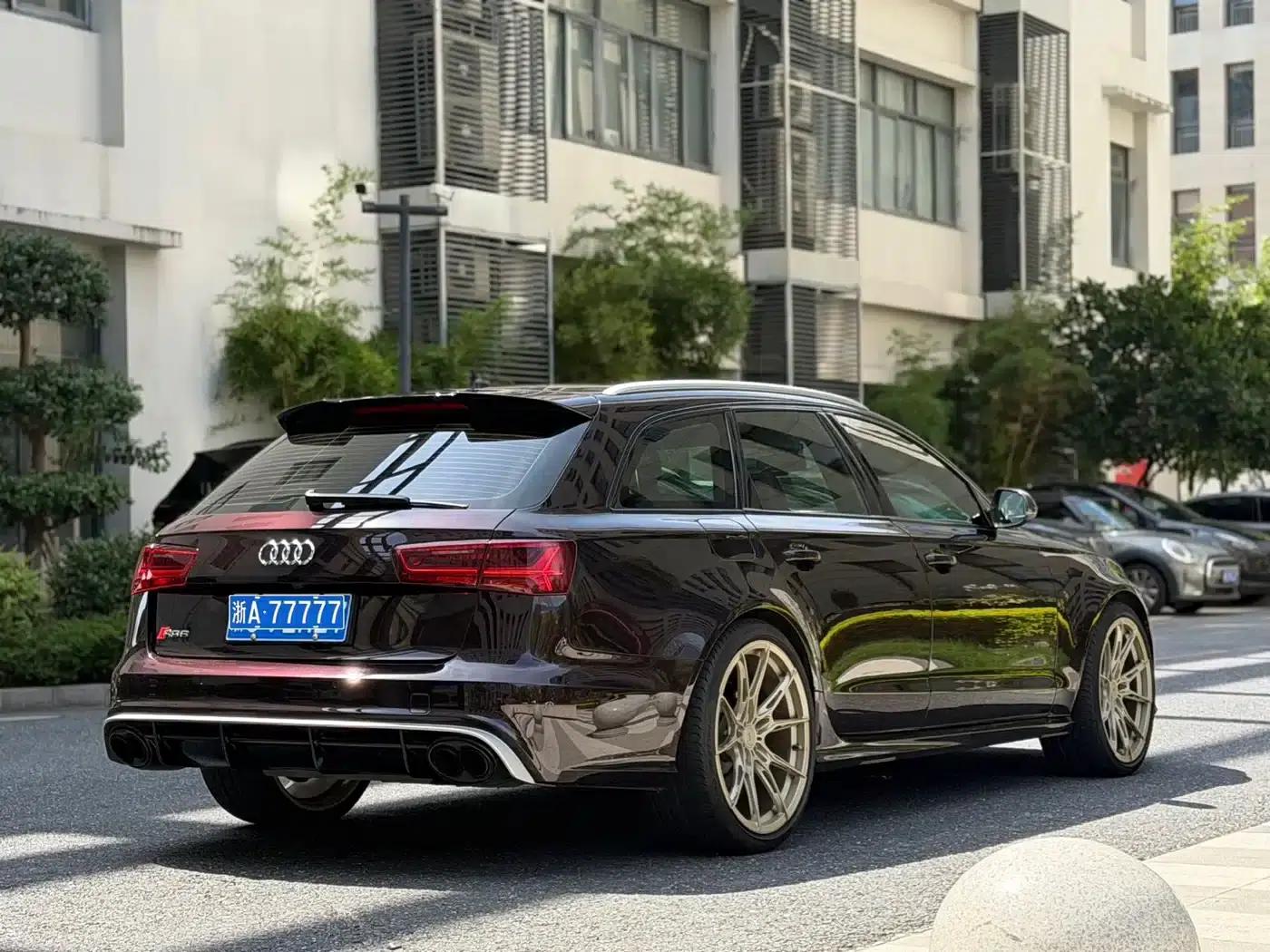 2016 Audi RS 6 4.0T Avant — миниатюра 2