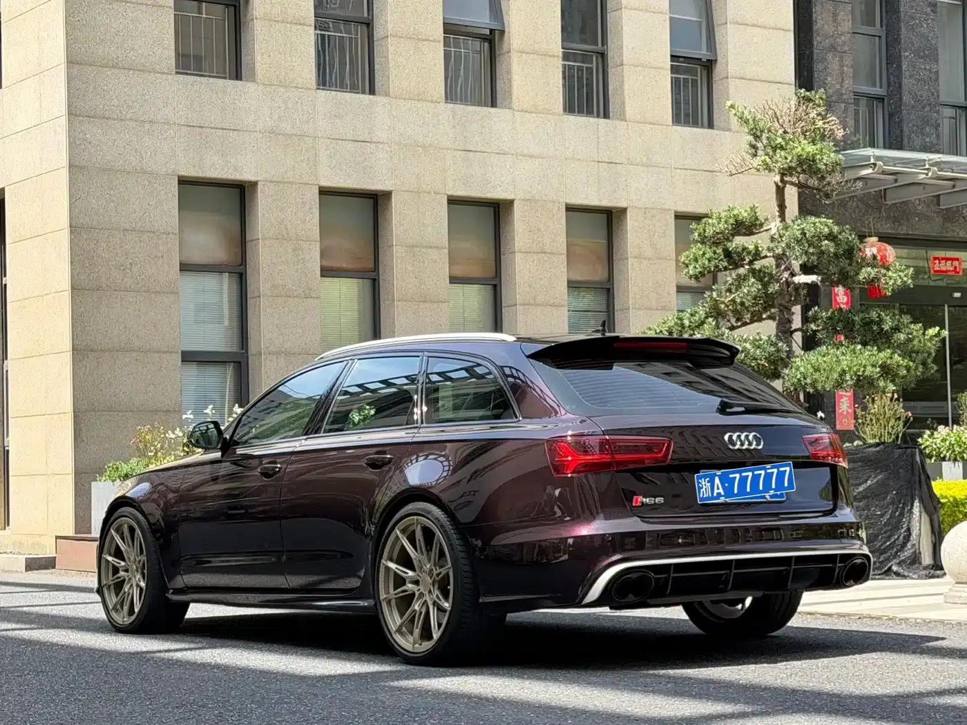2016 Audi RS 6 4.0T Avant — миниатюра 3