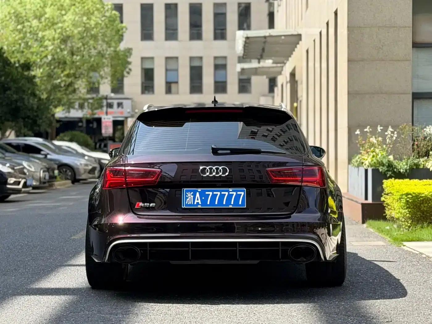 2016 Audi RS 6 4.0T Avant — миниатюра 4