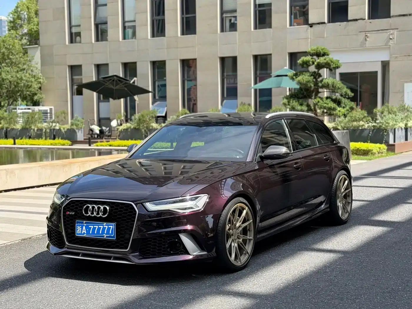 2016 Audi RS 6 4.0T Avant — миниатюра 5