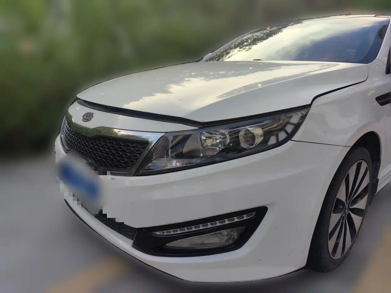 Kia K5 2011 2.0L Automatic DLX — миниатюра 1