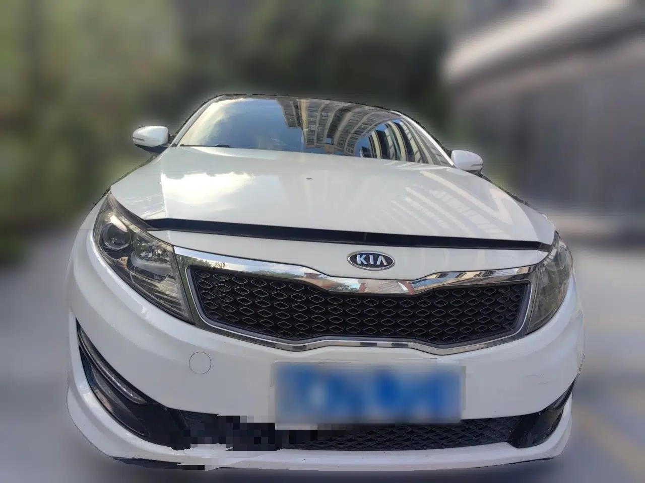 Kia K5 2011 2.0L Automatic DLX — миниатюра 2