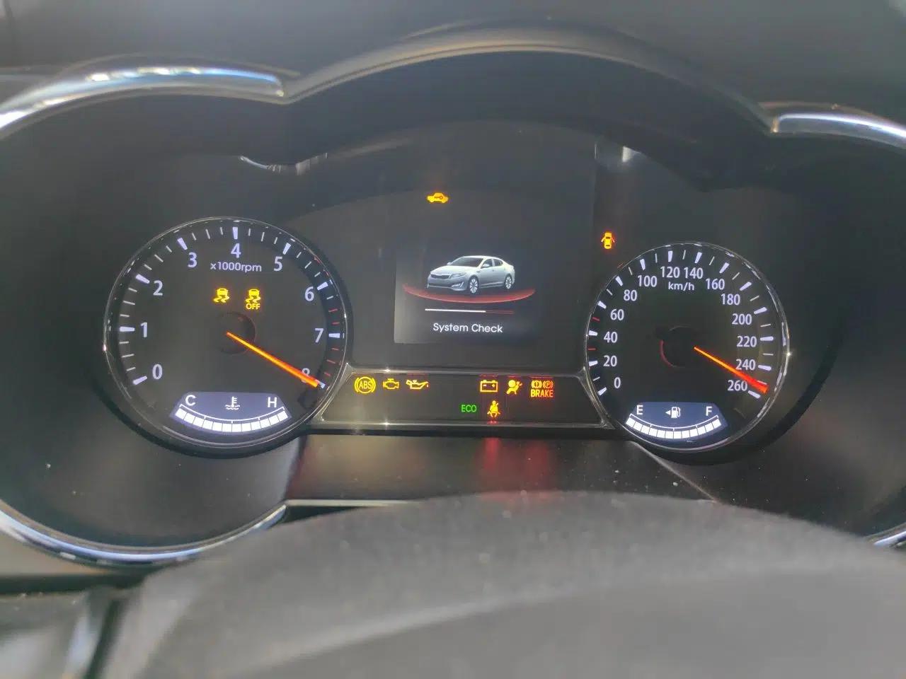 Kia K5 2011 2.0L Automatic DLX — миниатюра 11