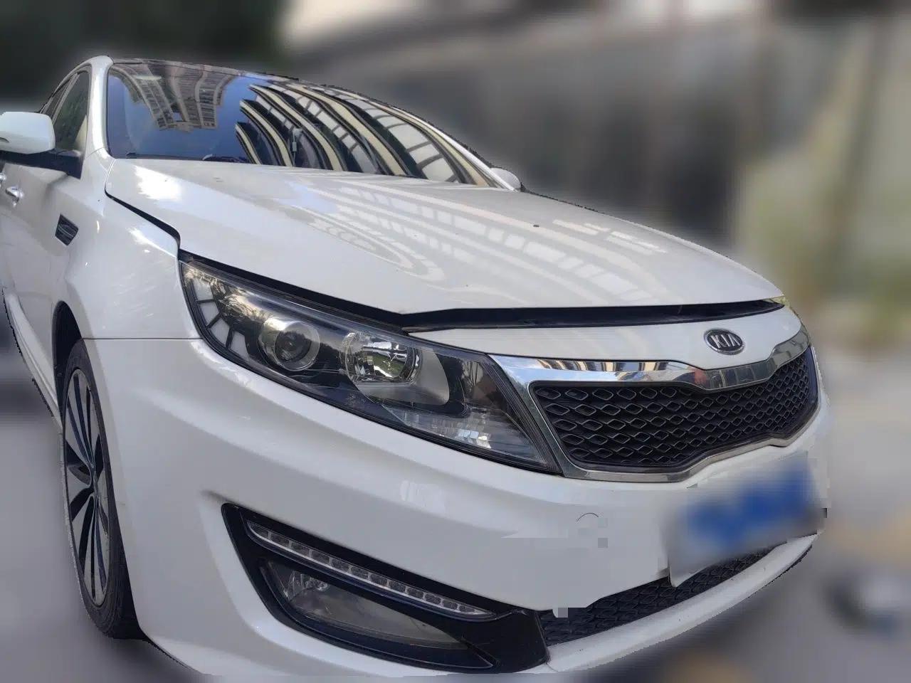Kia K5 2011 2.0L Automatic DLX — миниатюра 3
