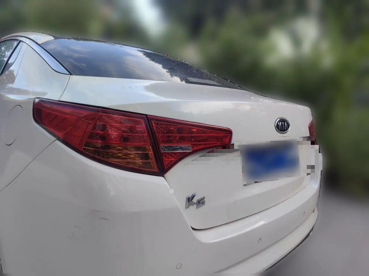 Kia K5 2011 2.0L Automatic DLX — миниатюра 4