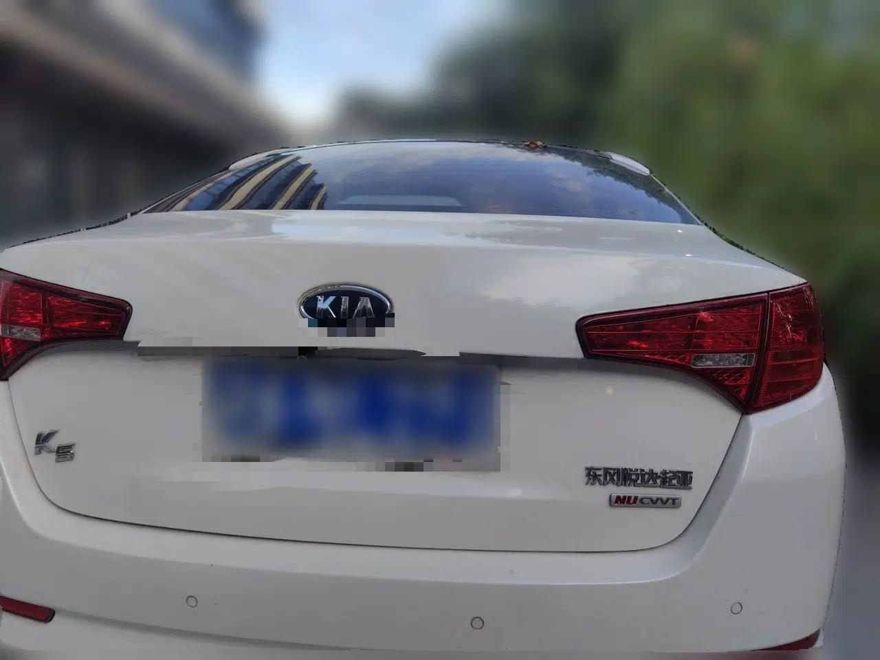 Kia K5 2011 2.0L Automatic DLX — миниатюра 5