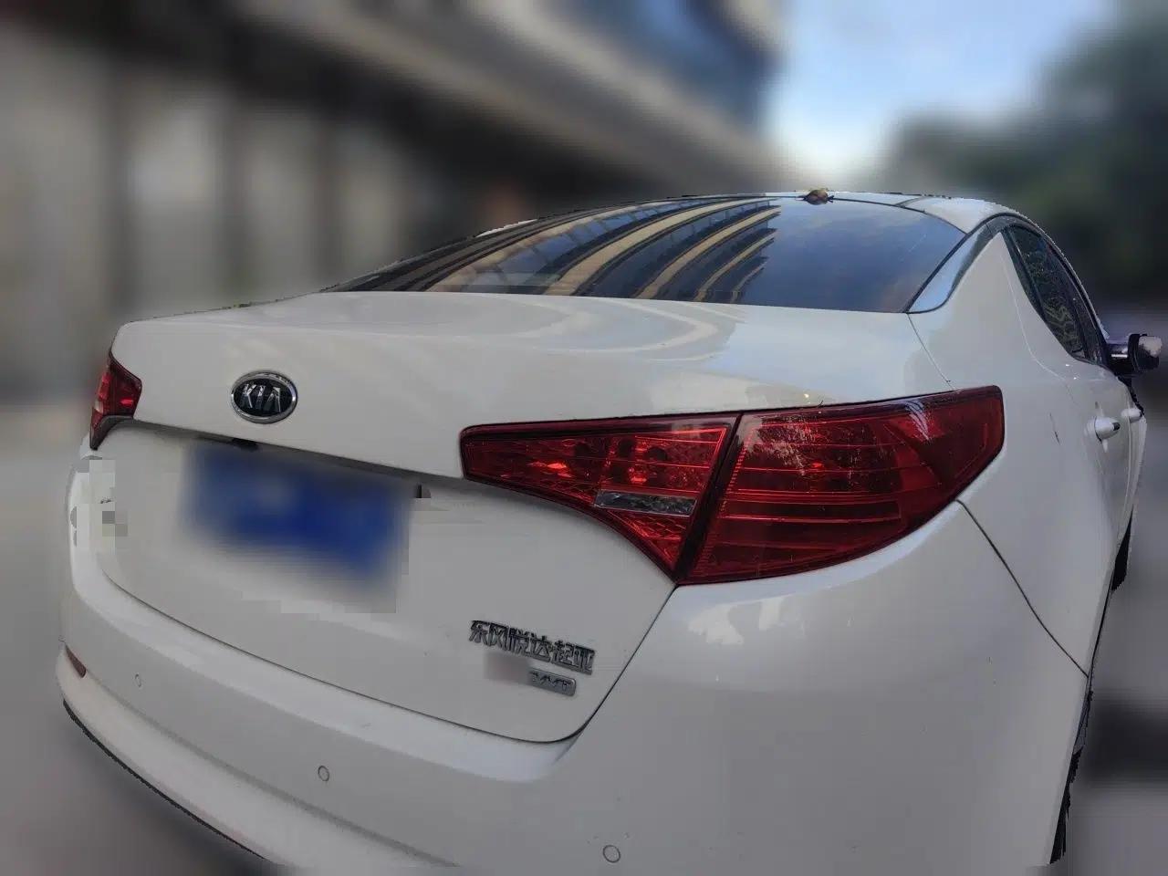 Kia K5 2011 2.0L Automatic DLX — миниатюра 6
