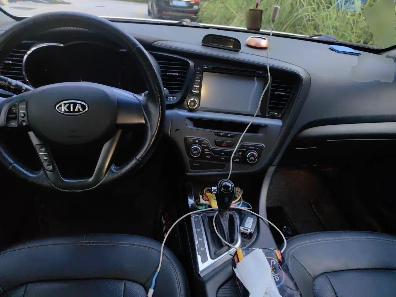 Kia K5 2011 2.0L Automatic DLX — миниатюра 9