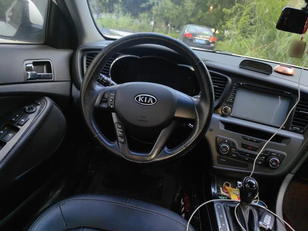 Kia K5 2011 2.0L Automatic DLX — миниатюра 10