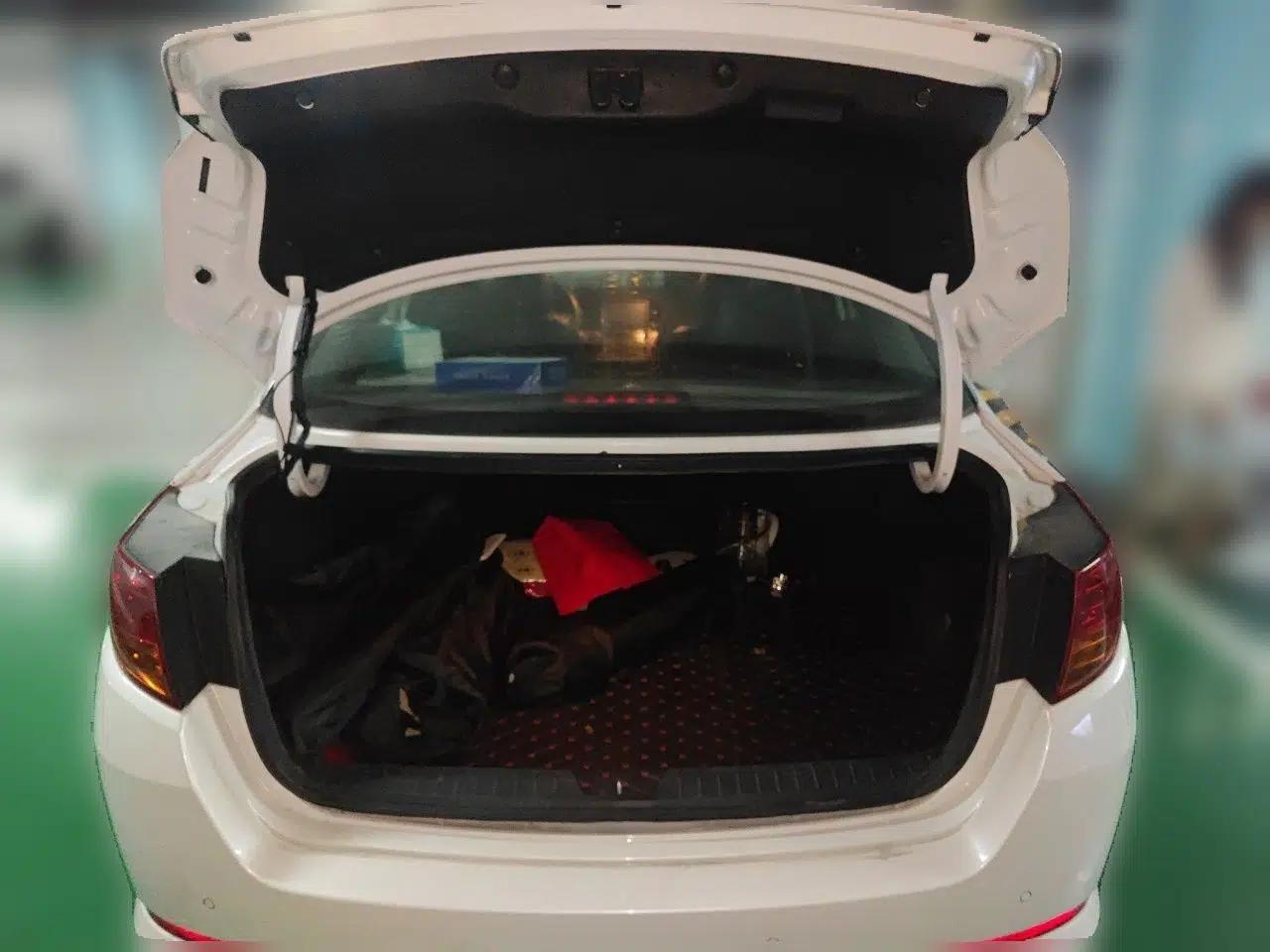 Kia K5 2012 2.0L Automatic DLX — миниатюра 19