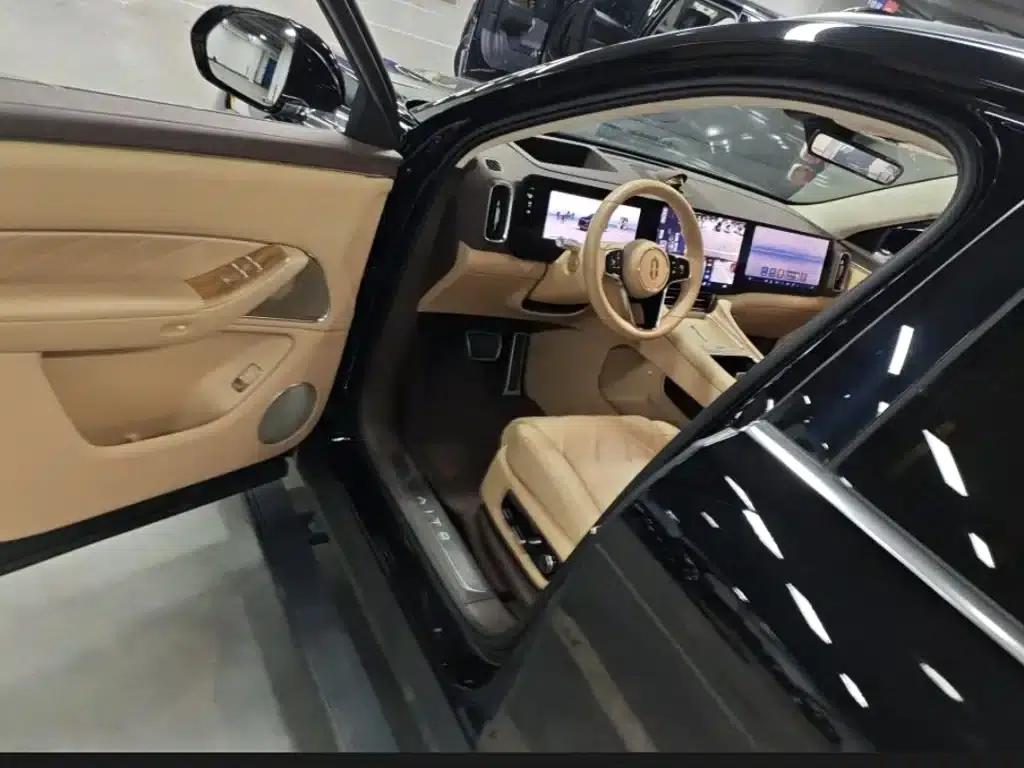 Wenjie M8 2025 Ultra Extended Range Edition (53.4kWh, 6-seater, 192-line LiDAR) — миниатюра 6
