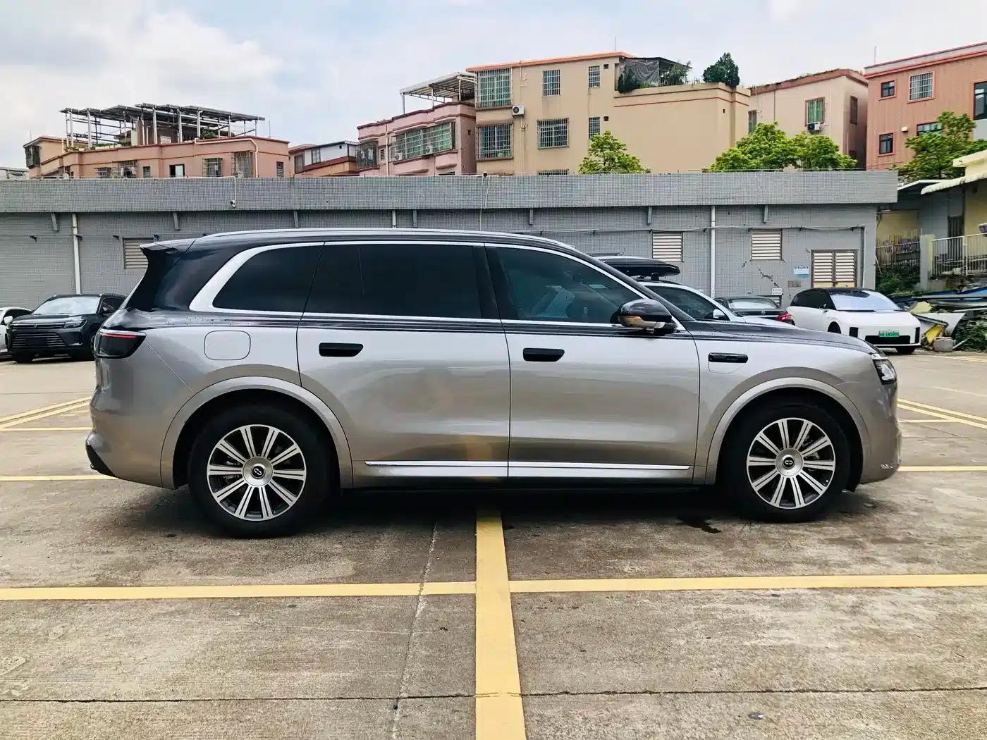 Wenjie M8 2025 Extended Range Max+ Version (53.4kWh, 5-seater, 192-line LiDAR) — миниатюра 4
