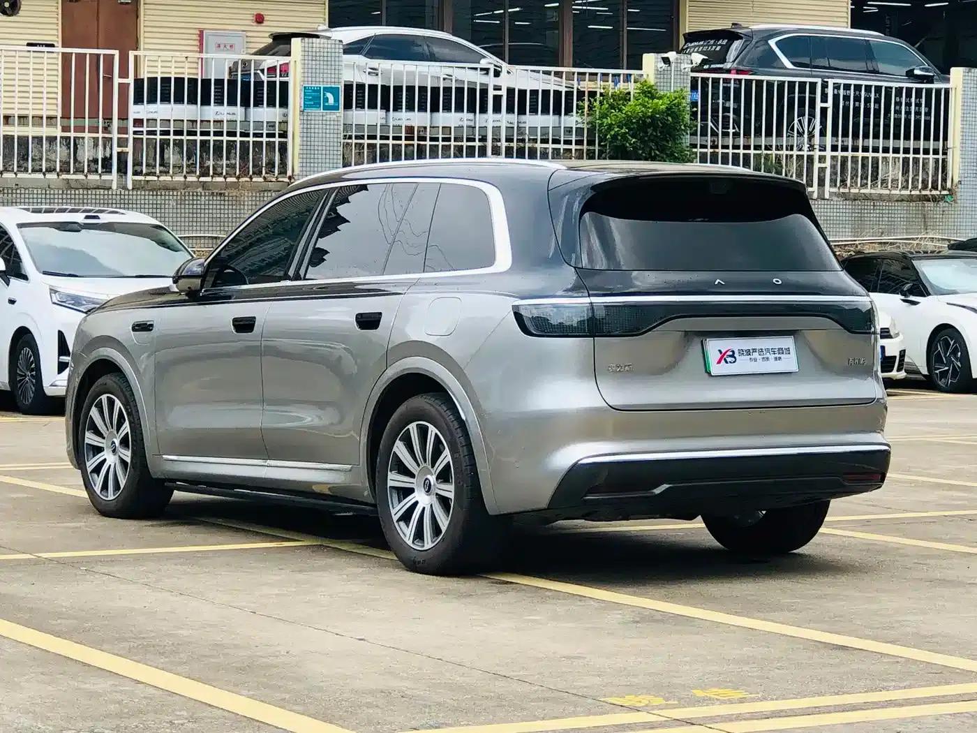 Wenjie M8 2025 Extended Range Max+ Version (53.4kWh, 5-seater, 192-line LiDAR) — миниатюра 6