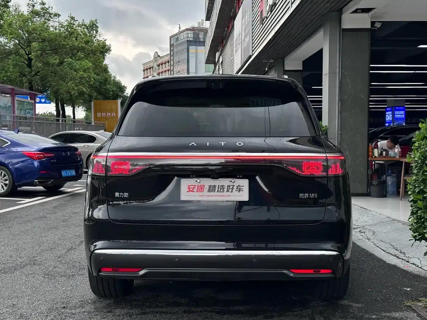 Wenjie M8 2025 Extended Range Max+ Version (53.4kWh, 6-seater, 192-line LiDAR) — миниатюра 4