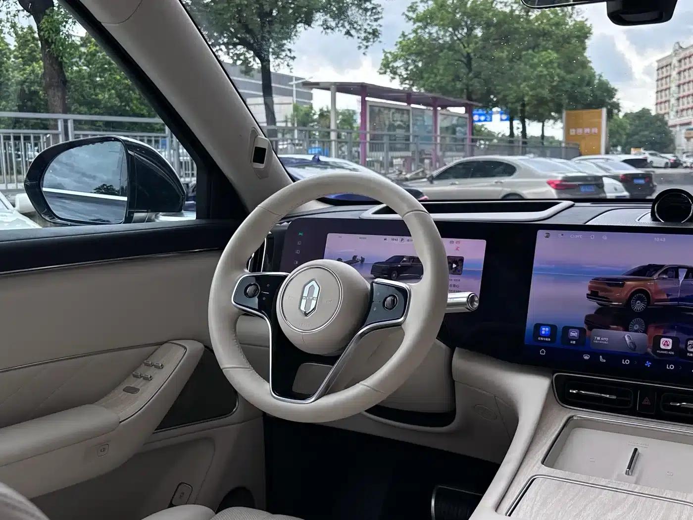 Wenjie M8 2025 Extended Range Max+ Version (53.4kWh, 6-seater, 192-line LiDAR) — миниатюра 10
