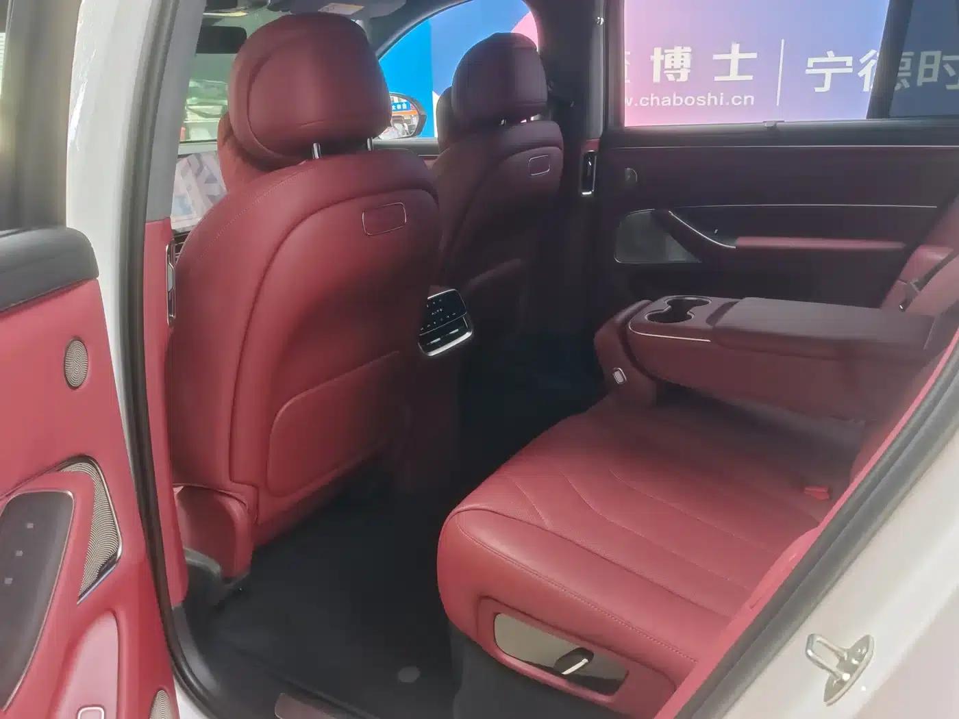 Wenjie M8 2025 Extended Range Ultra Edition 53.4kWh 5-Seat Version (192-line LiDAR) — миниатюра 3