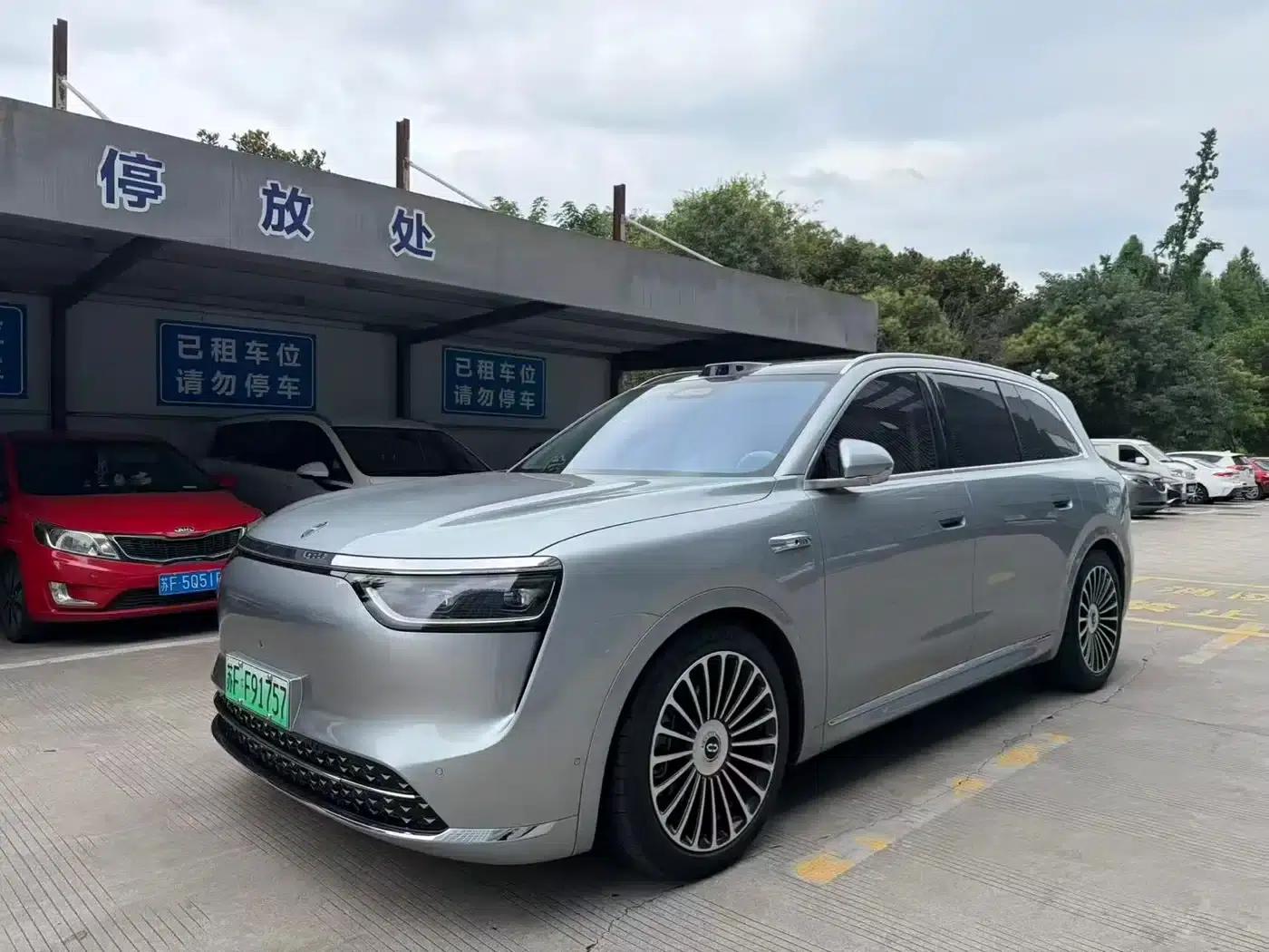 Wenjie M8 2025 Extended Range Max+ Version 53.4kWh 6-Seat Version (192-line LiDAR) — миниатюра 1