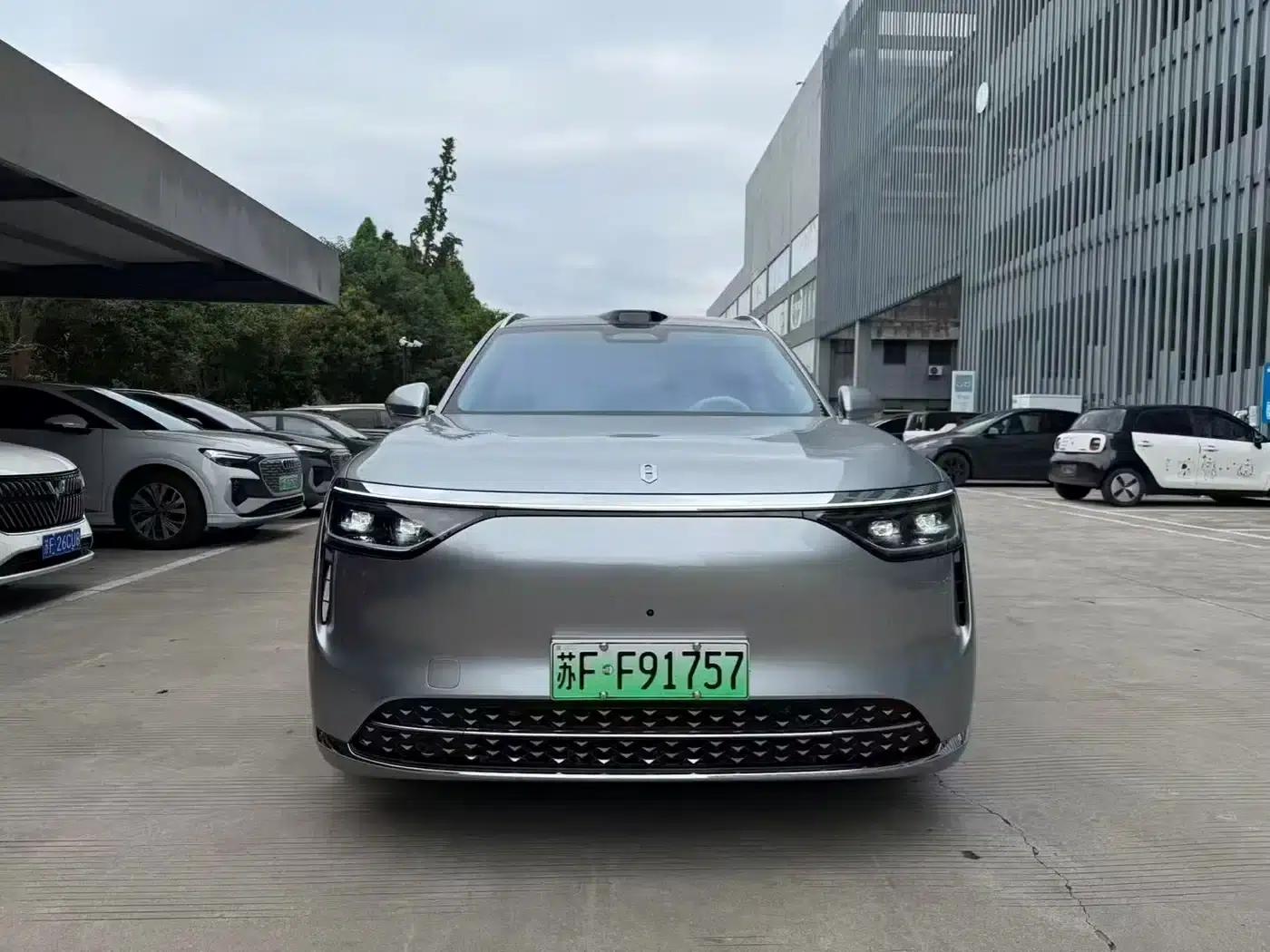 Wenjie M8 2025 Extended Range Max+ Version 53.4kWh 6-Seat Version (192-line LiDAR) — миниатюра 2