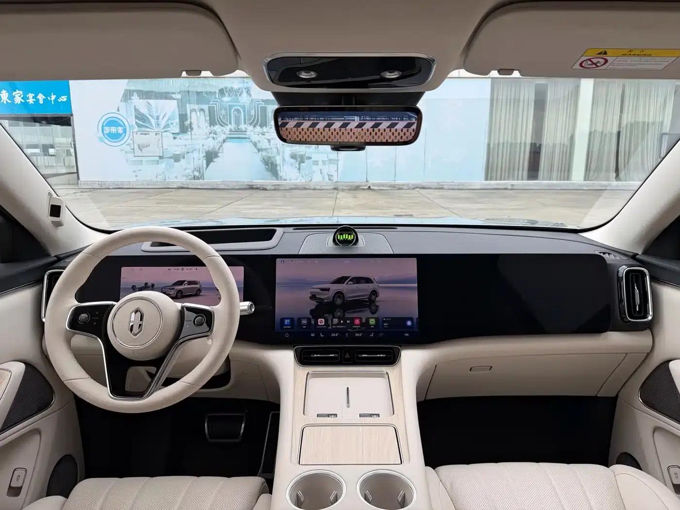 Wenjie M8 2025 Extended Range Max+ Version 53.4kWh 6-Seat Version (192-line LiDAR) — миниатюра 16