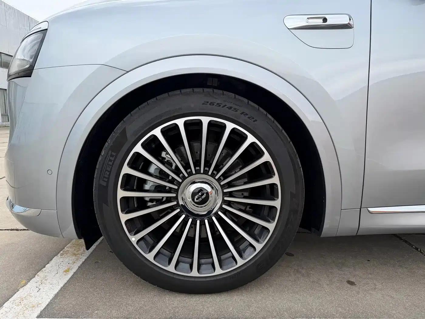 Wenjie M8 2025 Extended Range Max+ Version 53.4kWh 6-Seat Version (192-line LiDAR) — миниатюра 29